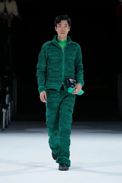 Look 19